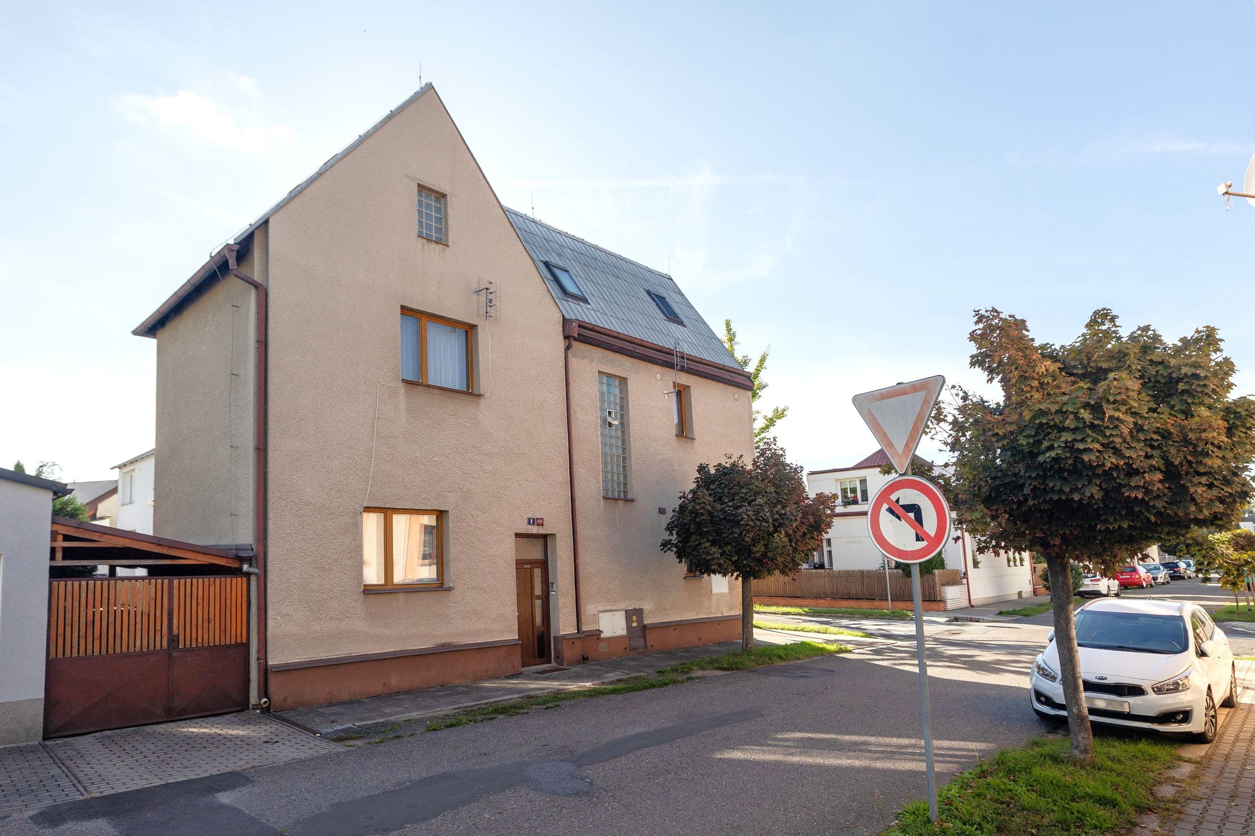 Prodej vícegeneračního RD se dvěma BJ v Poděbradech 2